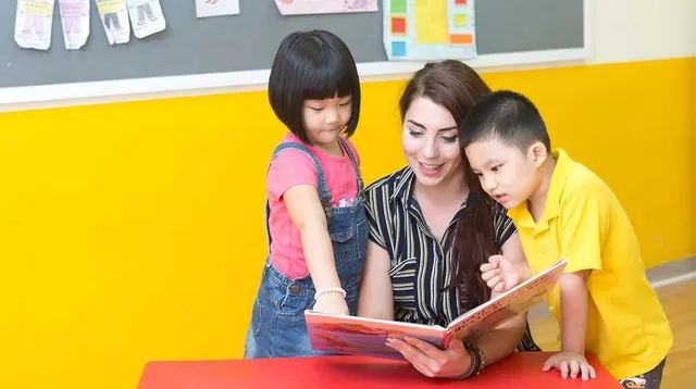 Trung Tâm Ngoại Ngữ Việt Mỹ Úc (VAAC)