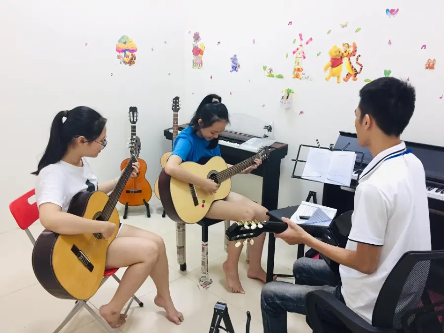 Trung Tâm Âm Nhạc HT2 Music